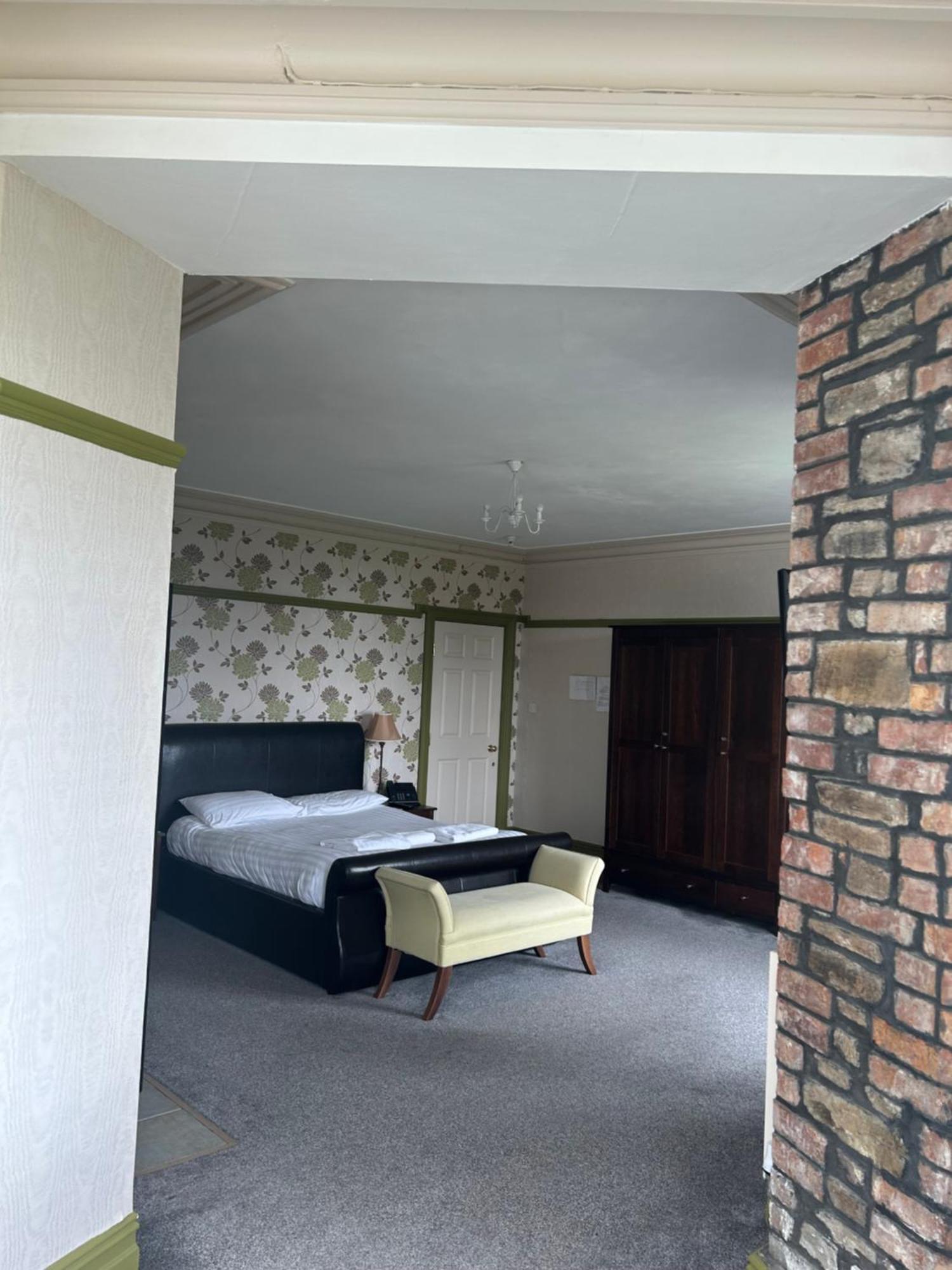 Broadway House Bed and Breakfast Laugharne Buitenkant foto